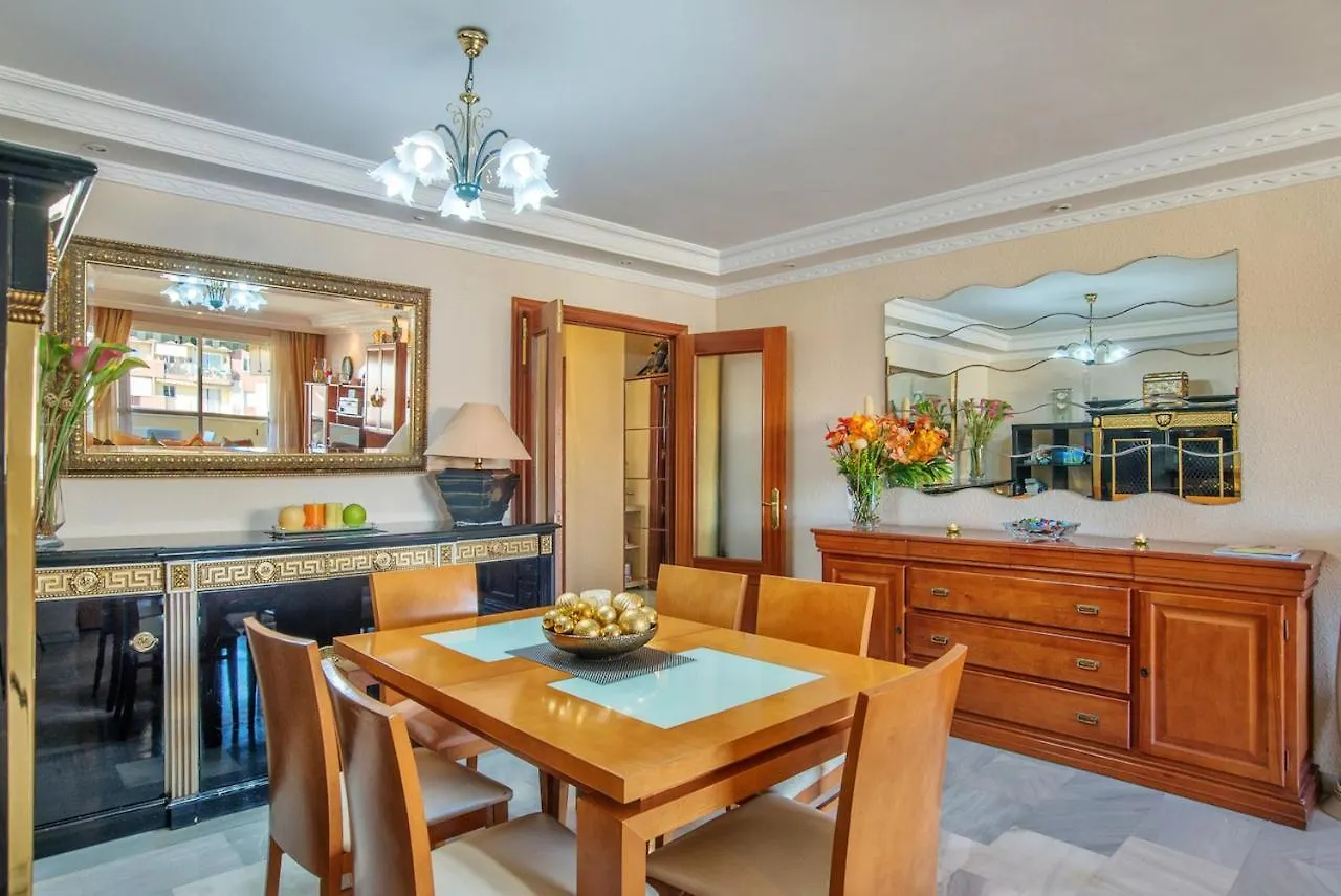 Elegant Apartment In Marbella With Sea And Mountain View.