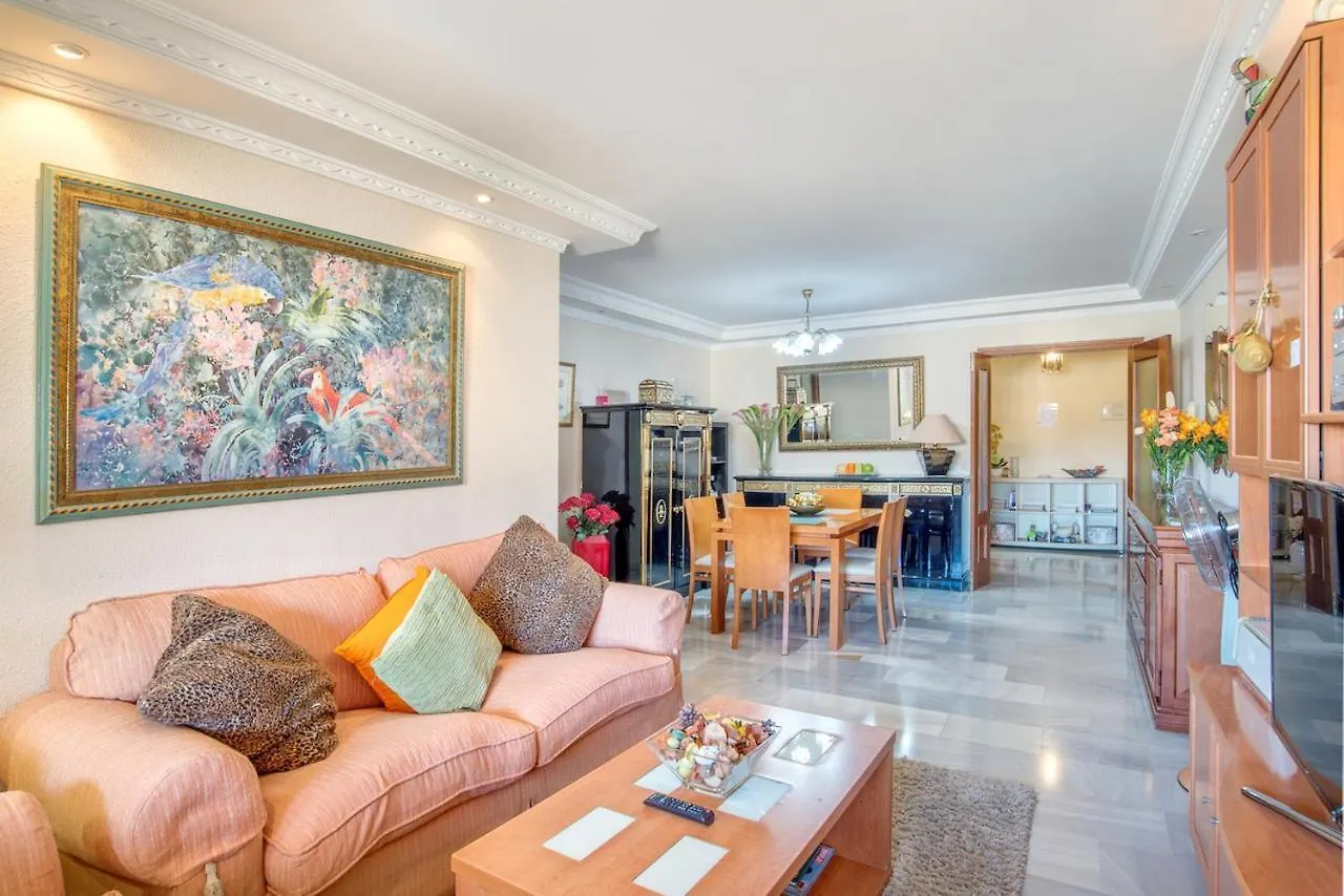 Elegant Apartment In Marbella With Sea And Mountain View.