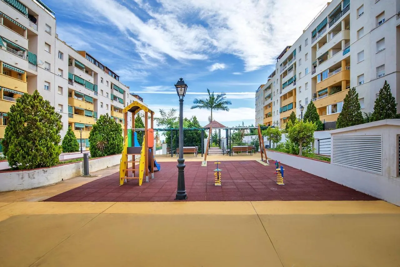 Elegant Apartment In Marbella With Sea And Mountain View.