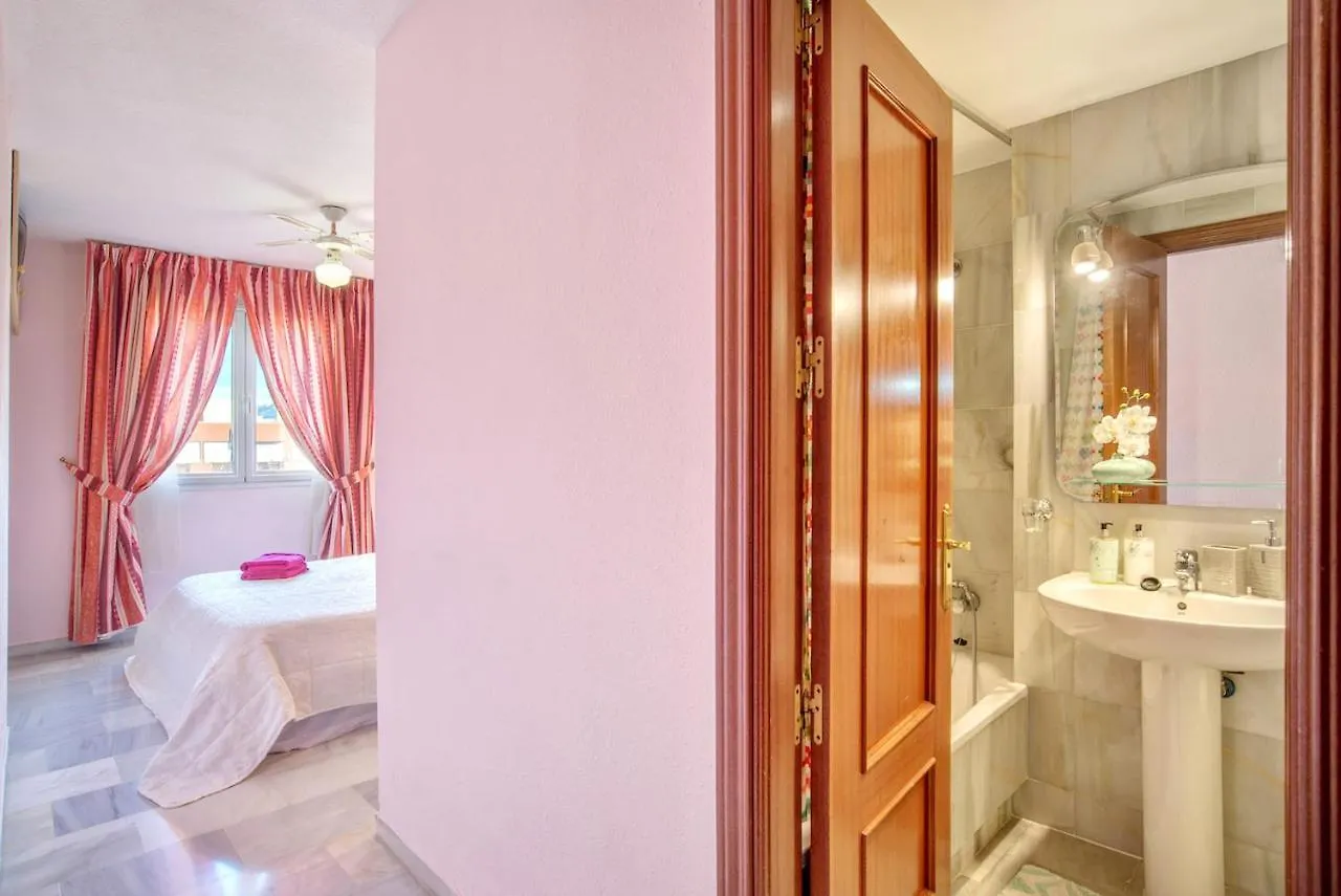 Elegant Apartment In Marbella With Sea And Mountain View.