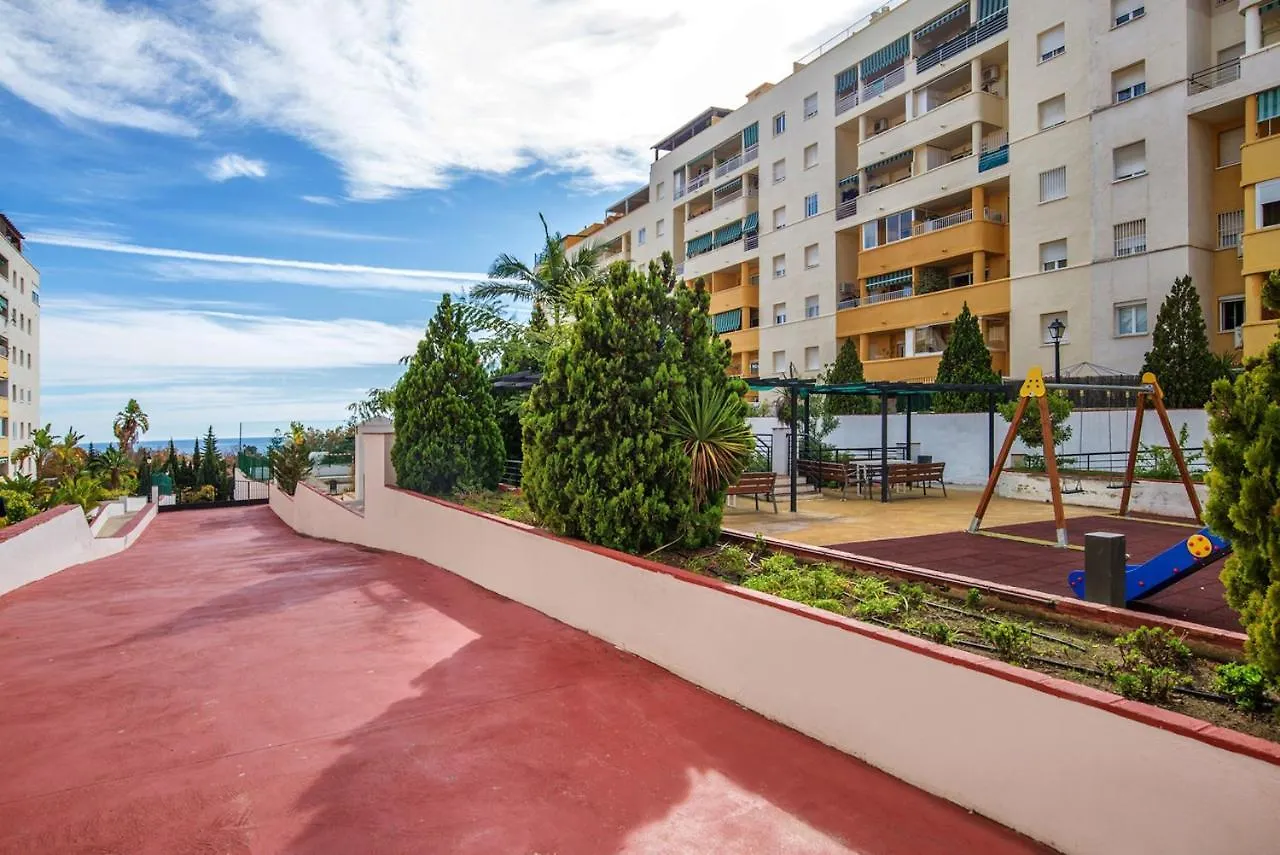 Elegant Apartment In Marbella With Sea And Mountain View.
